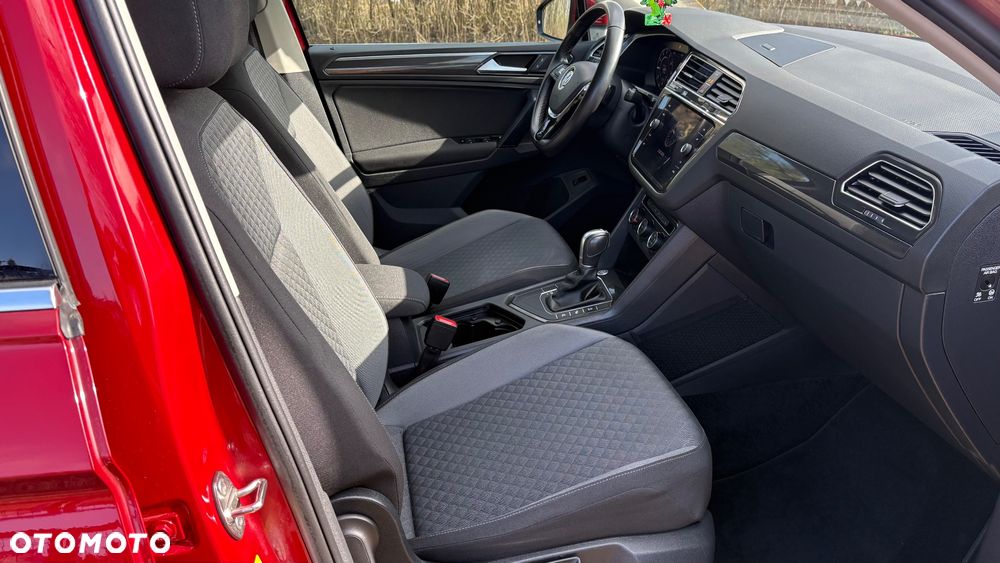 Volkswagen Tiguan - 26