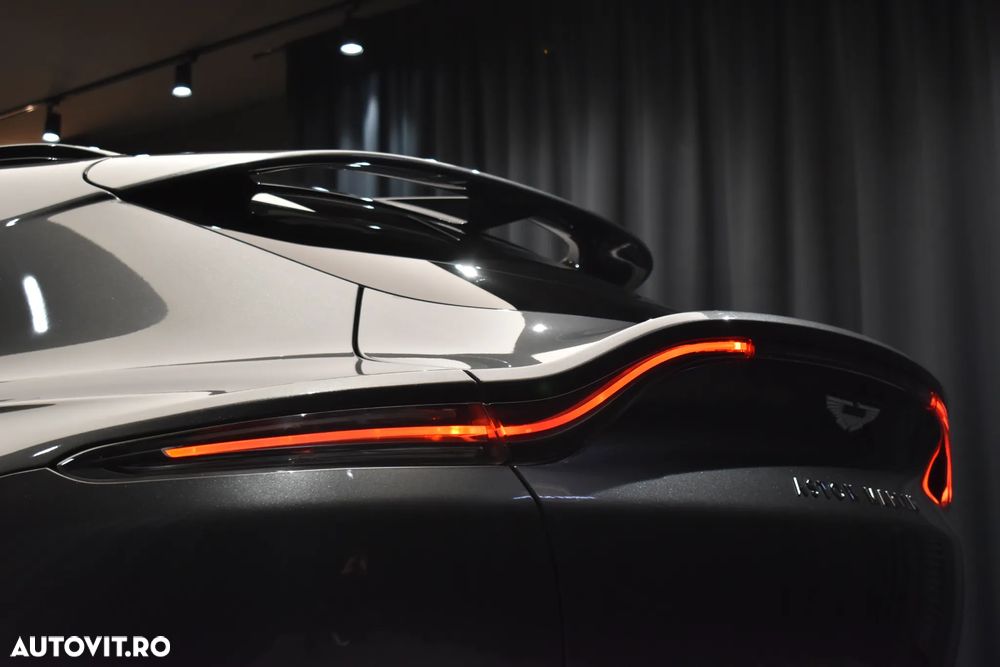 Aston Martin DBX - 25