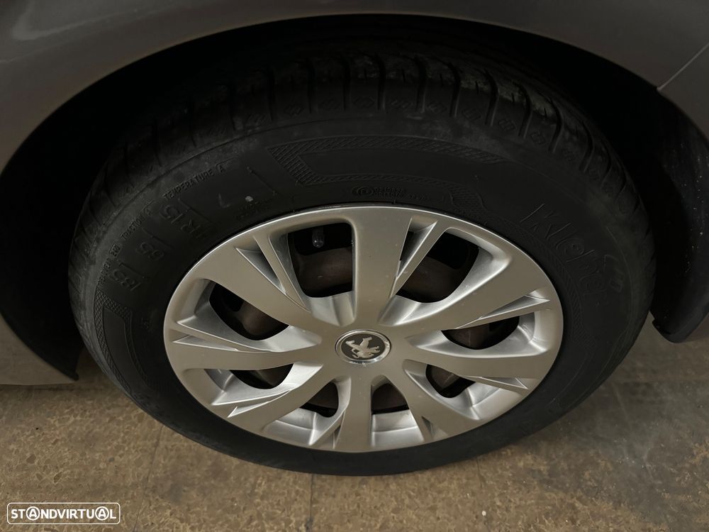 Peugeot 208 - 14