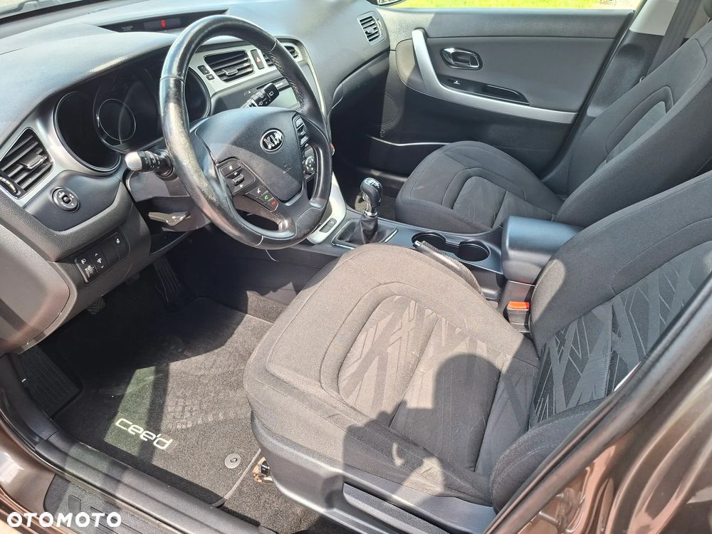 Kia Ceed - 10