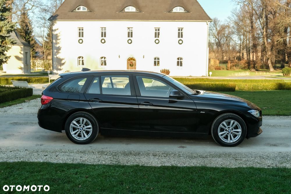 BMW Seria 3 320d Sport Line Shadow - 16