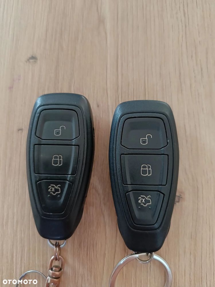 Ford Mondeo 2.0 TDCi Titanium - 23