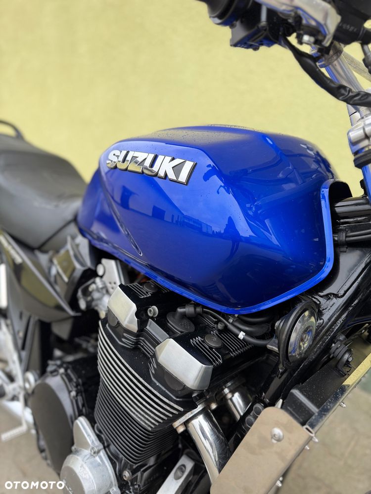 Suzuki GSX - 4