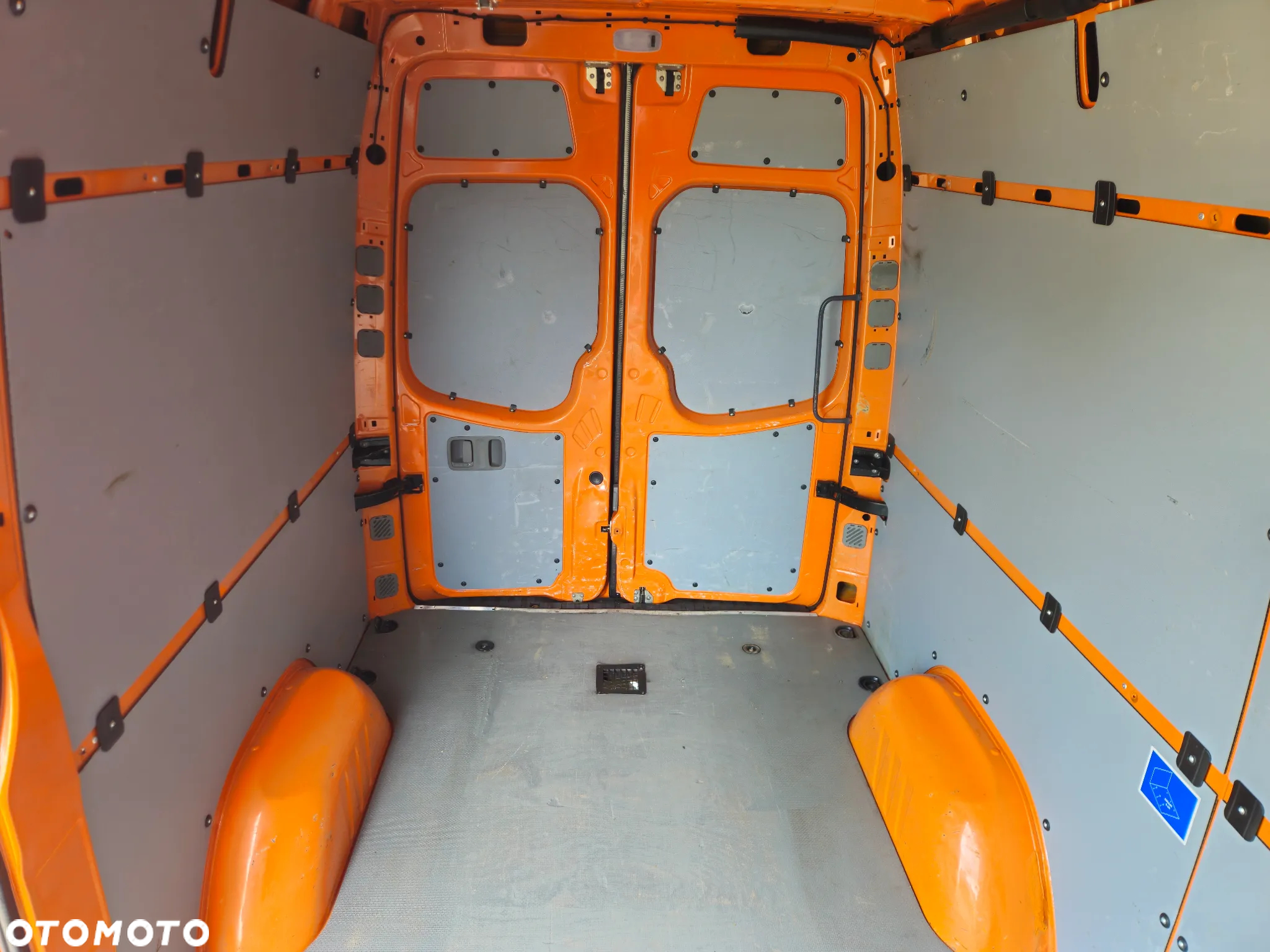 Volkswagen CRAFTER - 13