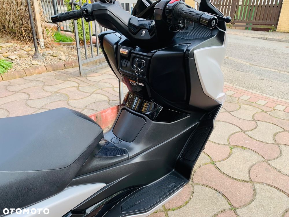 Suzuki Burgman - 9
