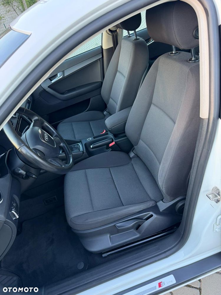 Audi A3 Sportback 1.6 TDI DPF Ambiente - 8