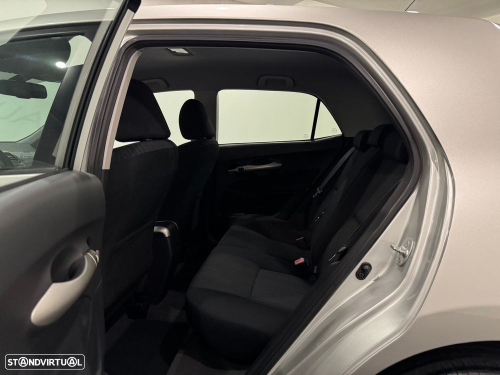 Toyota Auris 1.4 D-4D Sol - 27