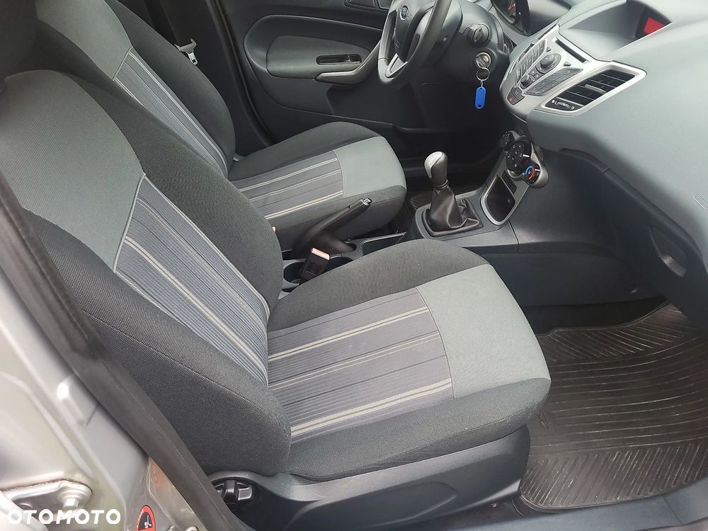 Ford Fiesta 1.25 Silver X (Ambiente) - 26