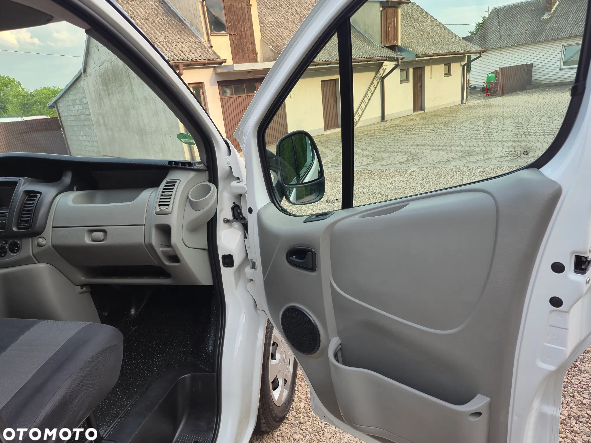 Renault Trafic - 15