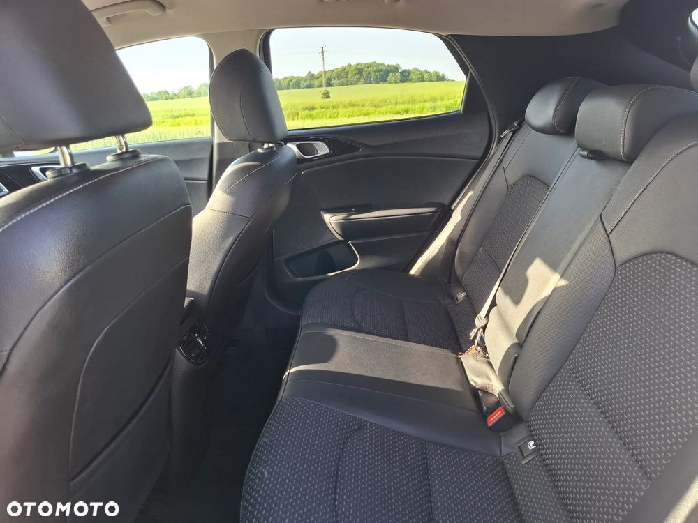 Kia XCeed 1.6 CRDi mHEV L Business Line DCT - 16