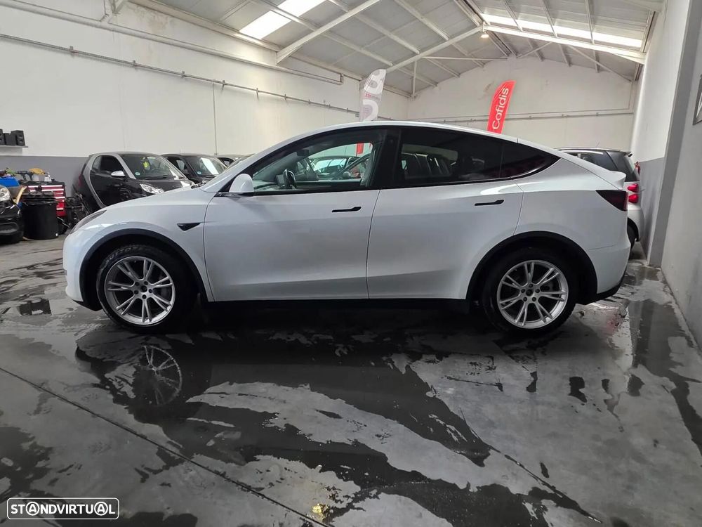 Tesla Model Y Long Range Dual Motor AWD - 8