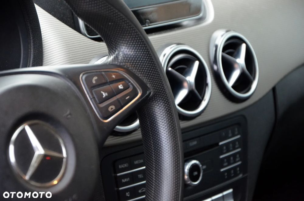 Mercedes-Benz Klasa B 180 d Edition - 9
