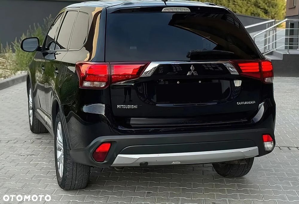 Mitsubishi Outlander - 4