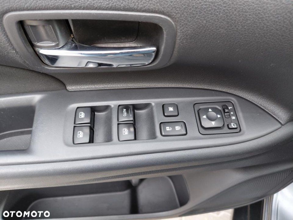 Mitsubishi Outlander - 17