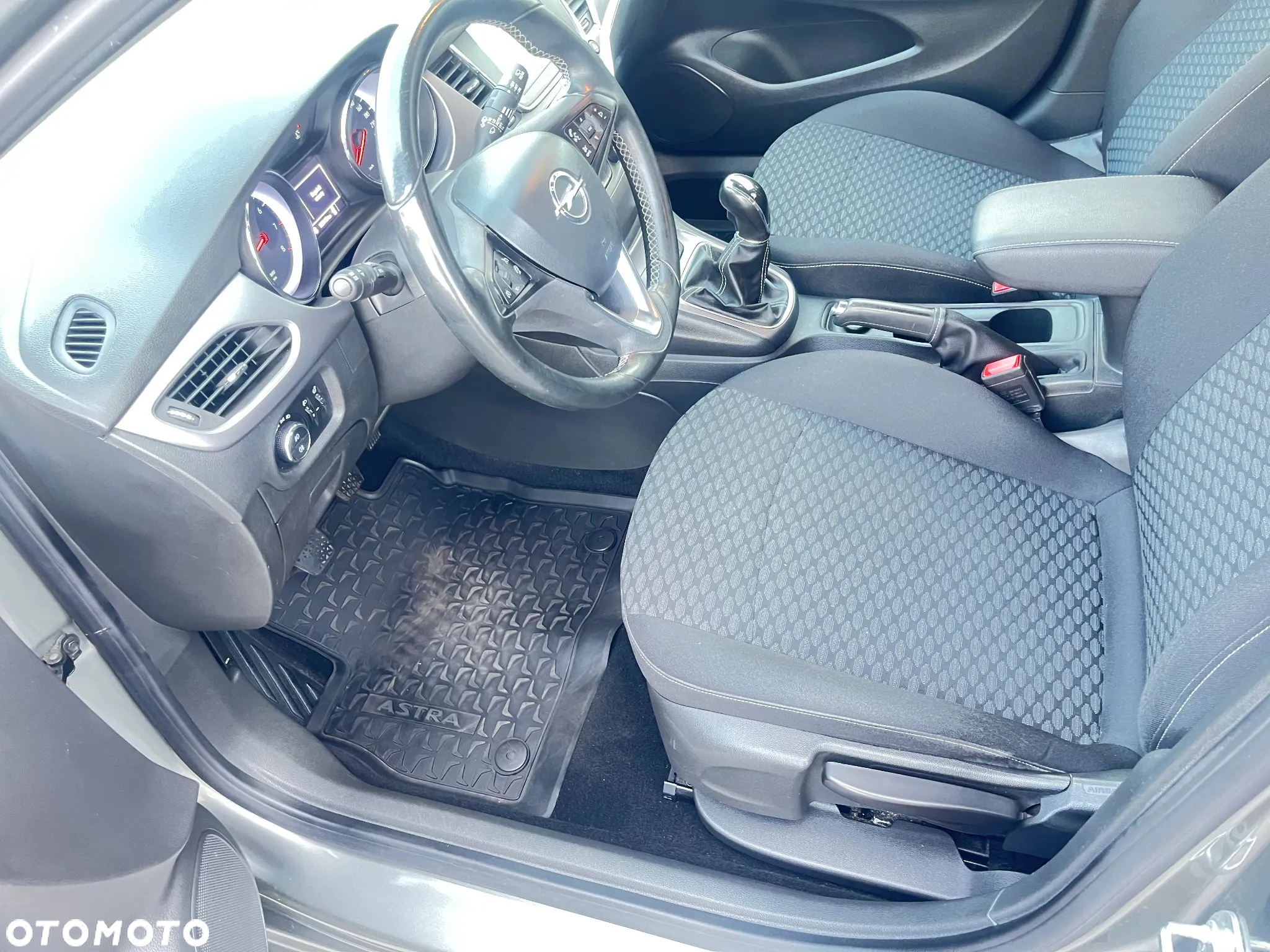 Opel Astra V 1.4 T Dynamic - 19