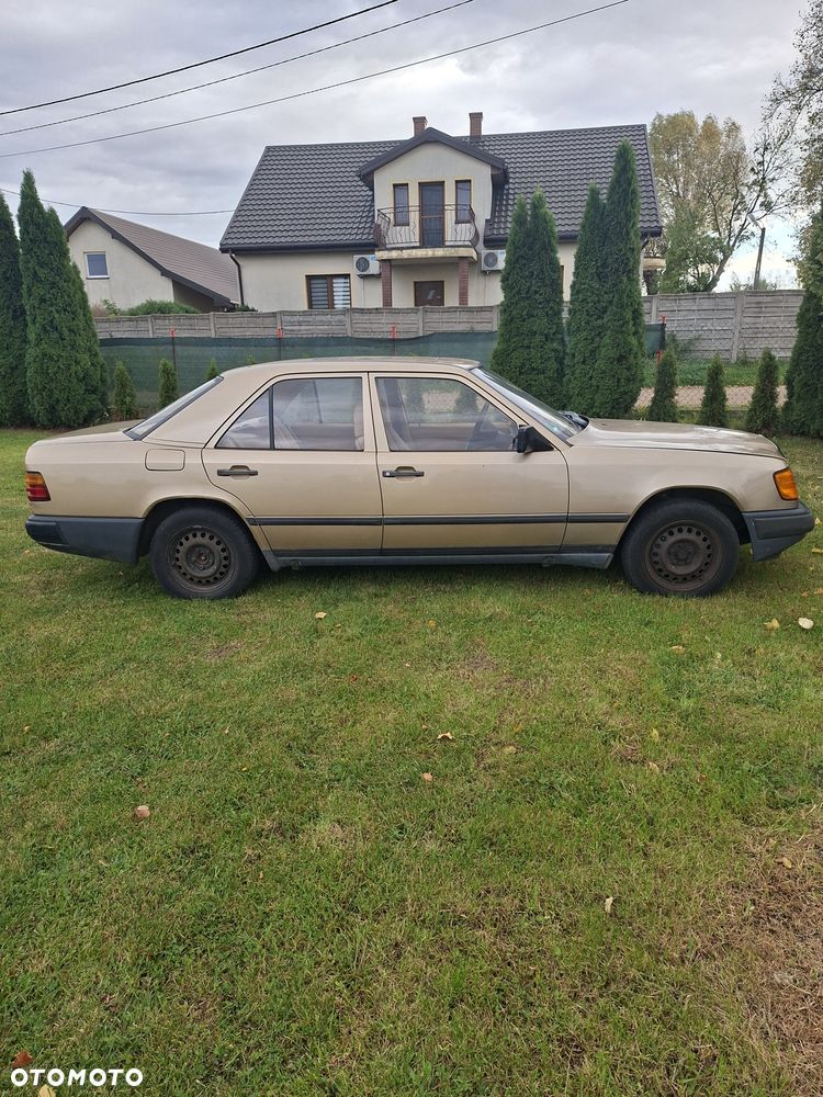 Mercedes-Benz W124