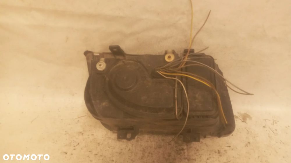 .  PRZOD PRZEDNIA LAMPA LEWA VOLKSWAGEN POLO 6N2 - 4