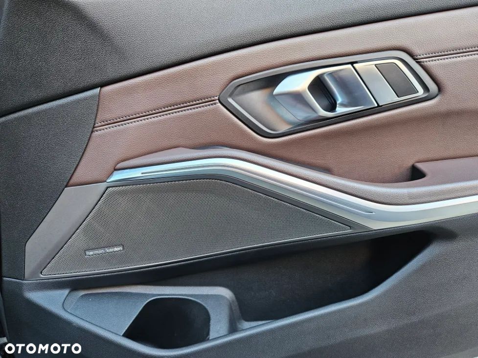BMW Seria 3 330i M Sport sport - 10