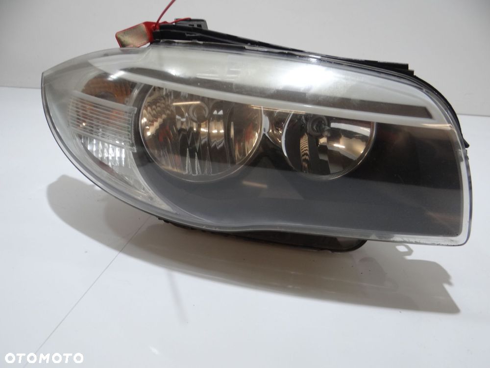 LAMPA PRAWA PRZEDNIA BMW E88 OE 7263642 - 1