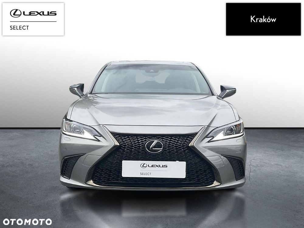 Lexus ES 300h F Sport Design - 8