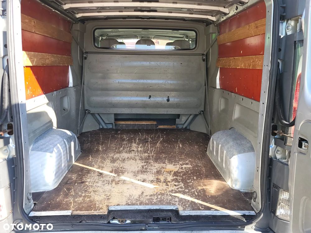 Renault TRAFIC - 12