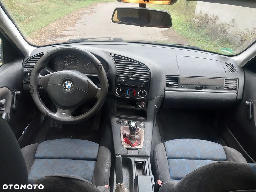 BMW Seria 3 316i - 17