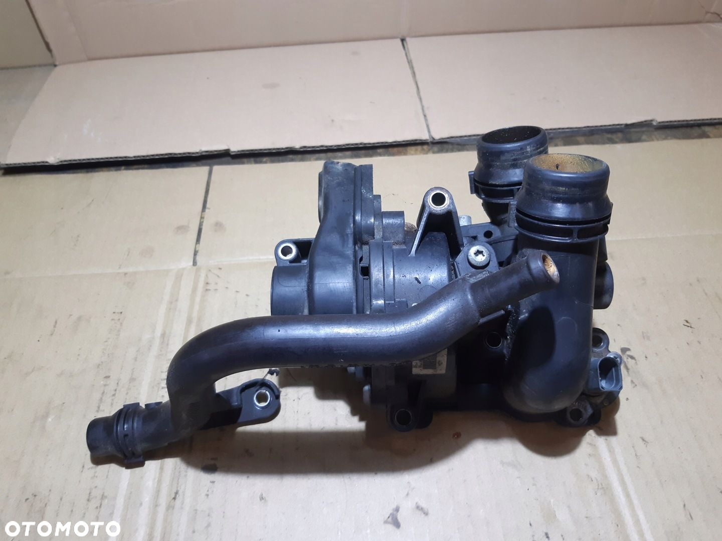 AUDI A5 8T 2.0 TFSI POMPA WODY 06J121026L - 5