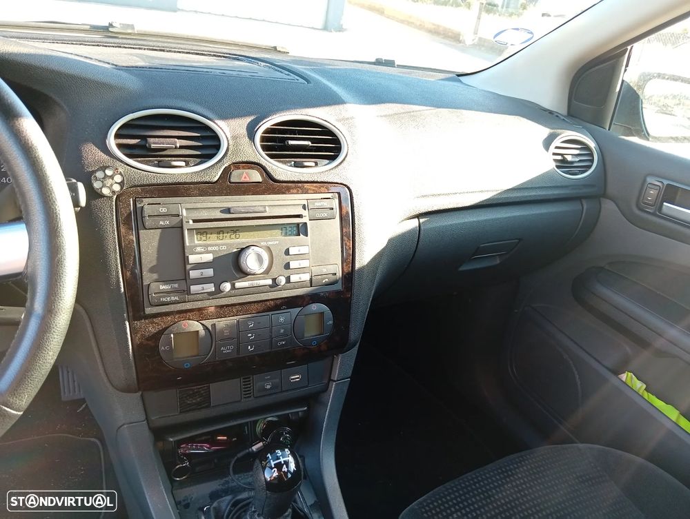 Ford Focus SW 1.6 TDCi Ghia - 19