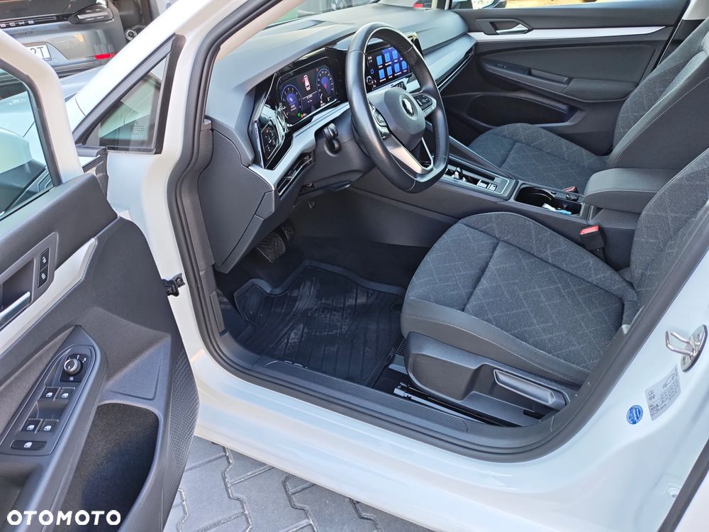 Volkswagen Golf 1.5 eTSI OPF DSG Active - 9