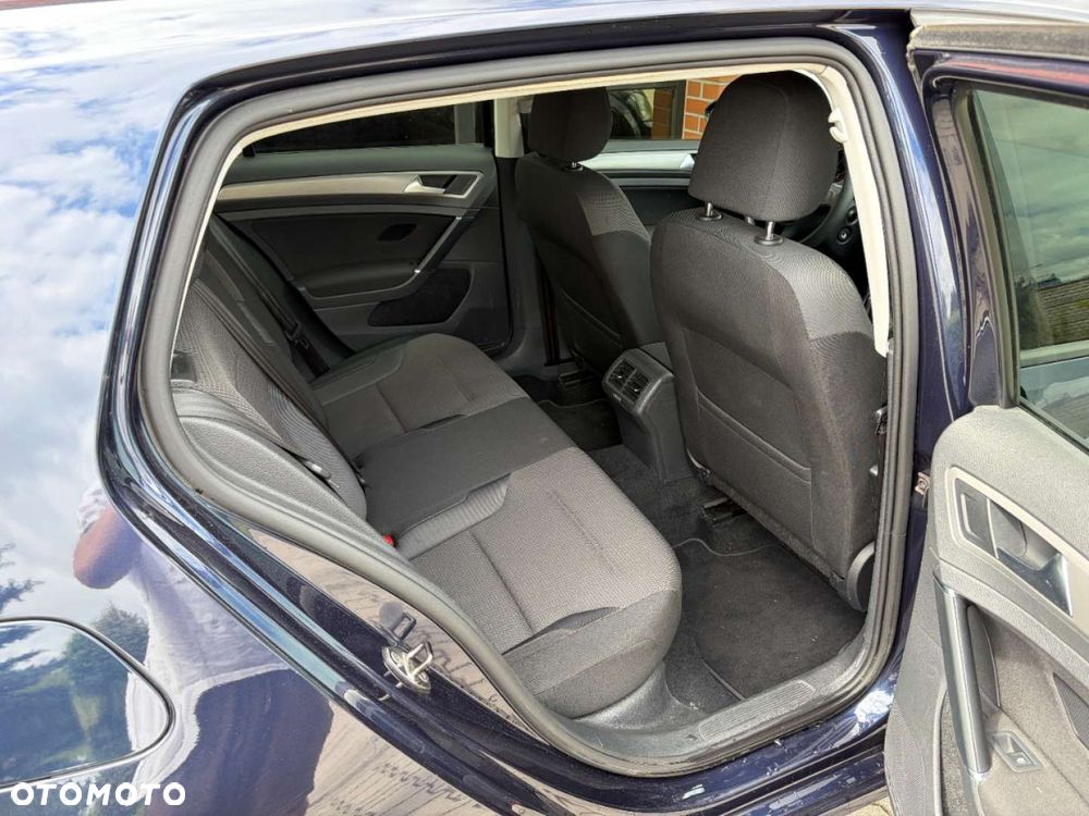 Volkswagen Golf - 17