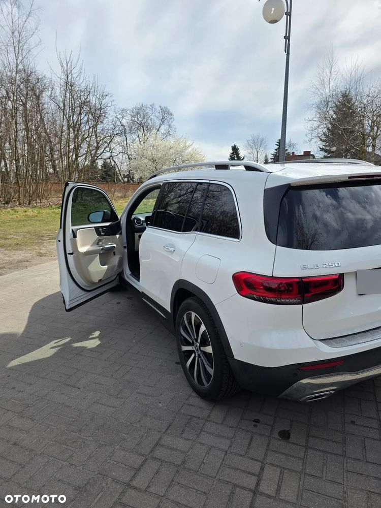 Mercedes-Benz GLB 250 Progressive 8G-DCT - 9