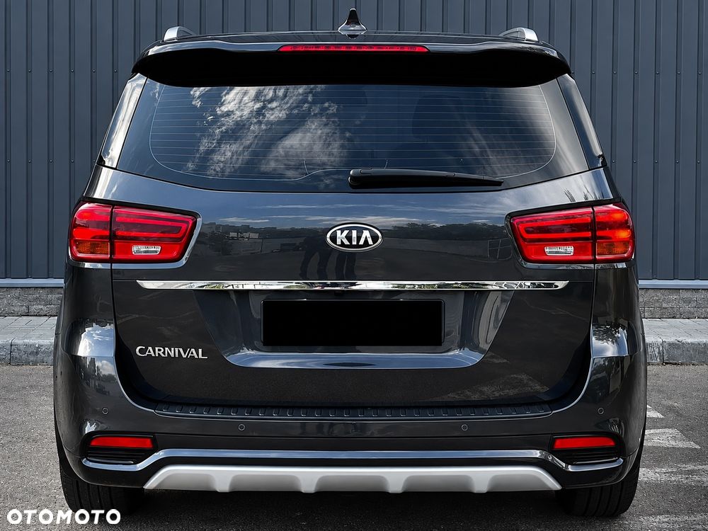 Kia Carnival - 8