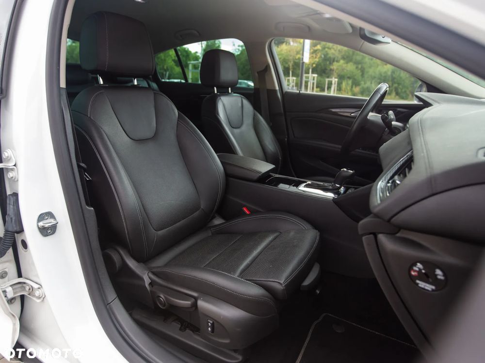 Opel Insignia 2.0 BiTurbo 4x4 Exclusive - 22