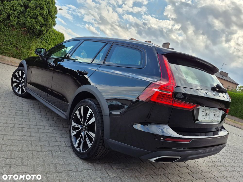 Volvo V60 Cross Country - 35