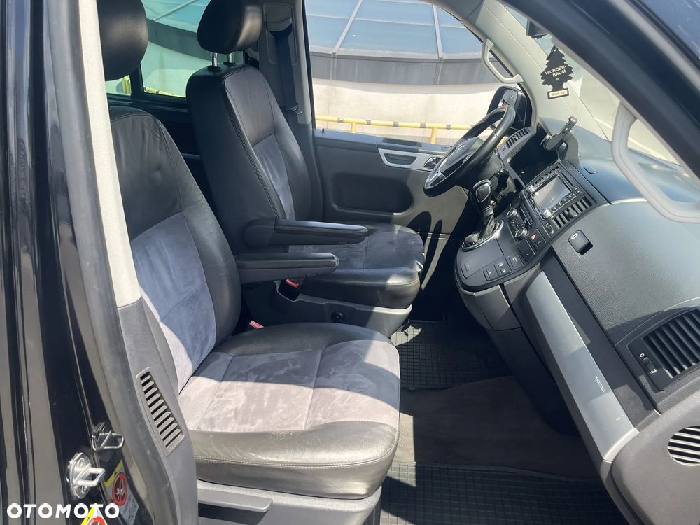 Volkswagen Multivan - 33