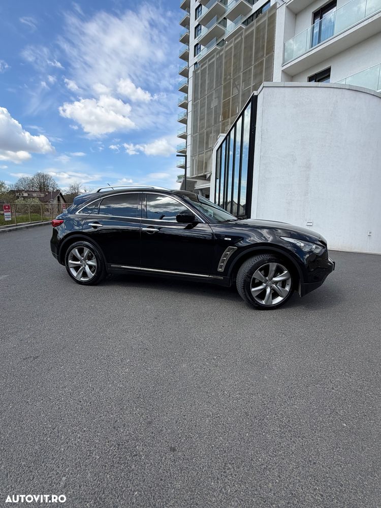 Infiniti FX 30 FX30d 3.0d V6 S Premium AWD - 8