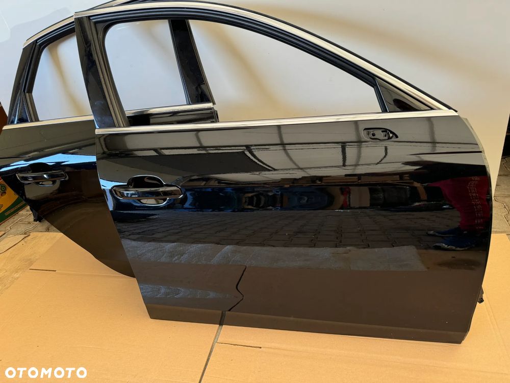 Audi A4 B9 8W lift sedan limo drzwi prawe komplet LY9T - 3
