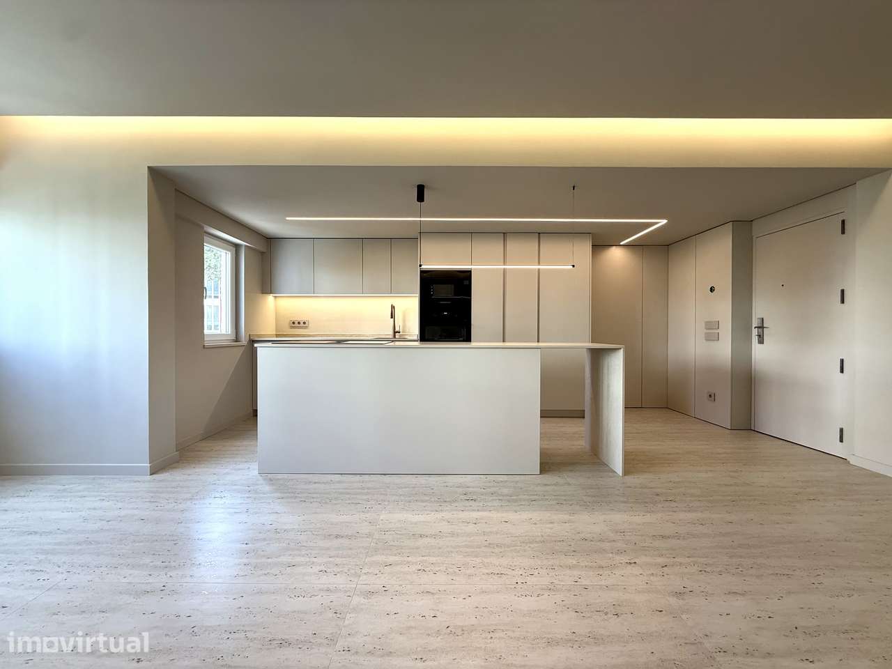 Apartamento T2 totalmente remodelado no Monte Estoril - Grande imagem: 2/37