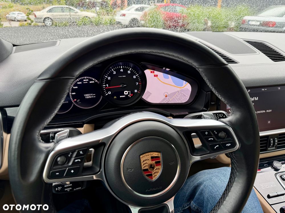 Porsche Cayenne Standard - 30