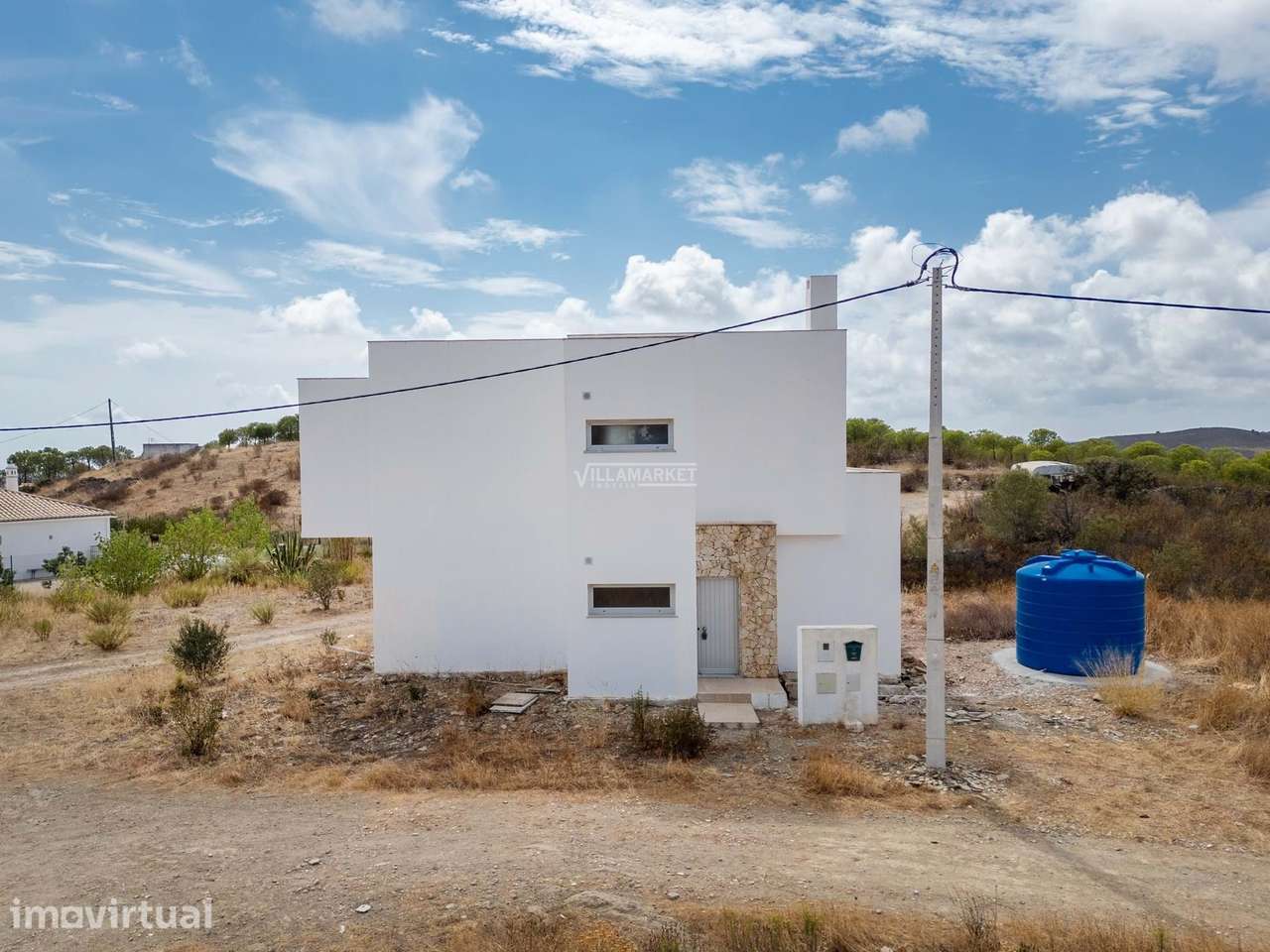 VILLA V3 composta por 2 andares com 435 m2 de terreno situada em Cotov - Grande imagem: 3/35