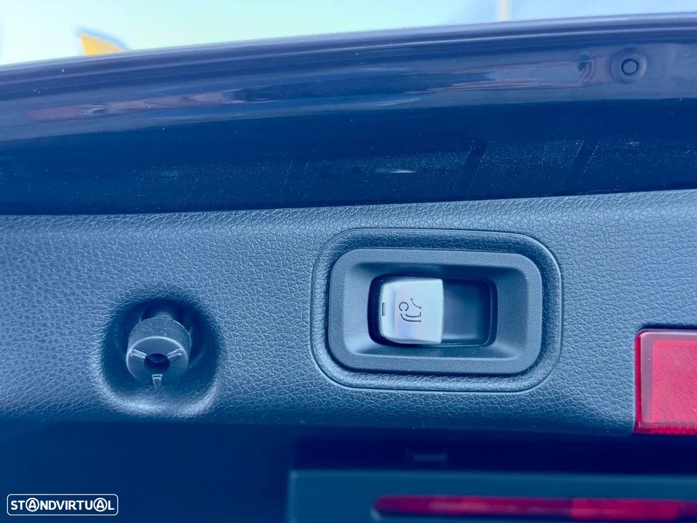 Mercedes-Benz E 300 de 9G-TRONIC AMG Line - 19