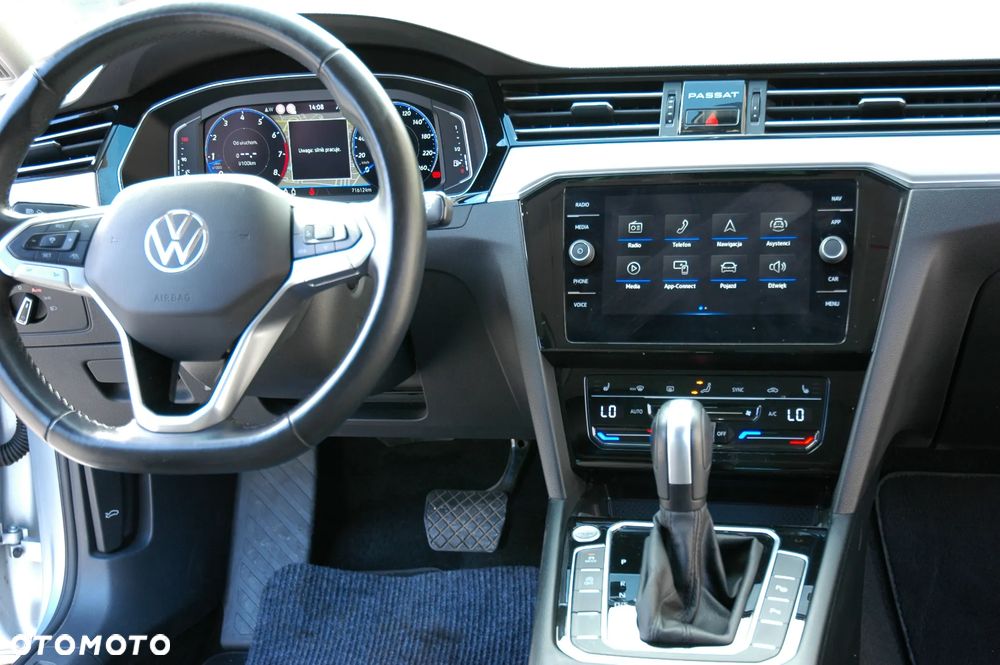 Volkswagen Passat - 27
