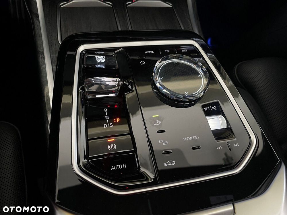 BMW Seria 7 - 11