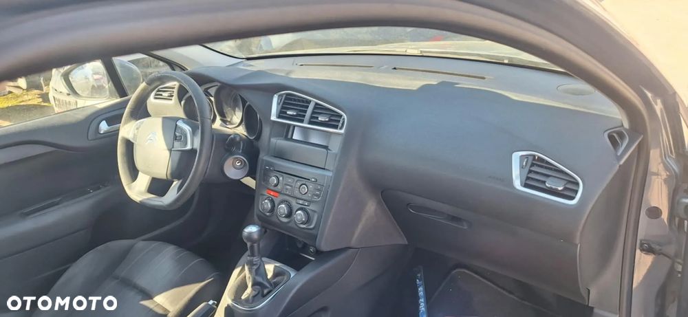 Citroen C4 II B7 lampa prawy przód - 8