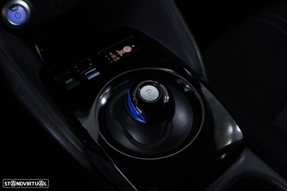 Nissan Leaf N-Connecta Two Tone - 31