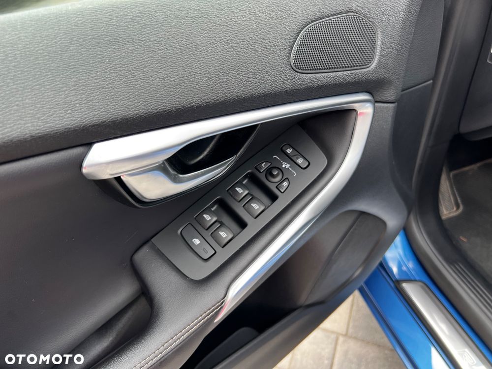Volvo V40 D2 Drive-E R-Design Kinetic - 22