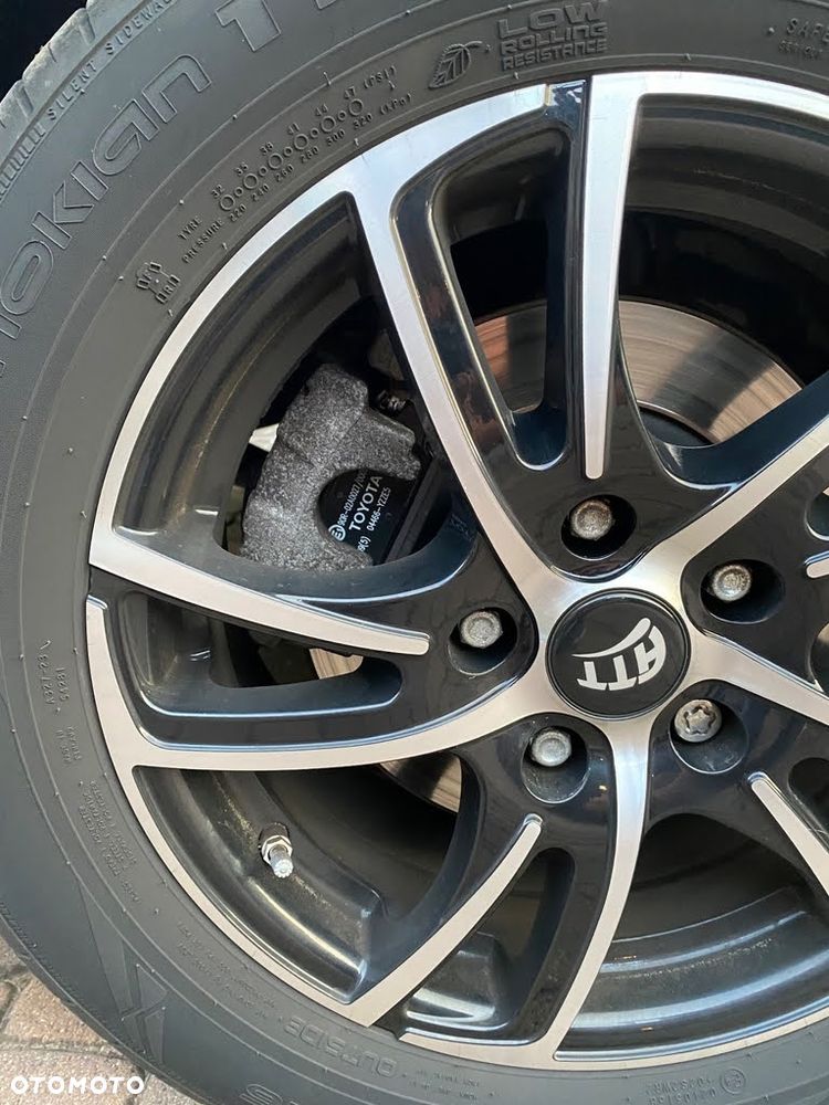 Toyota Avensis 1.6 Premium - 11