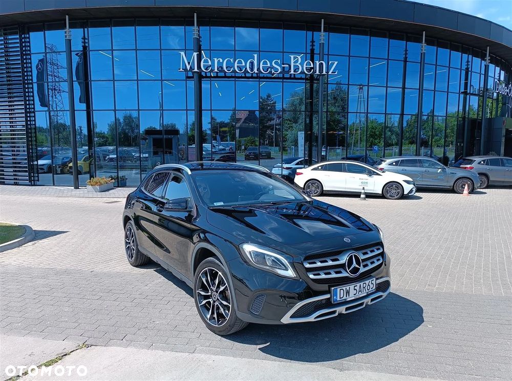 Mercedes-Benz GLA 200 7G-DCT - 4
