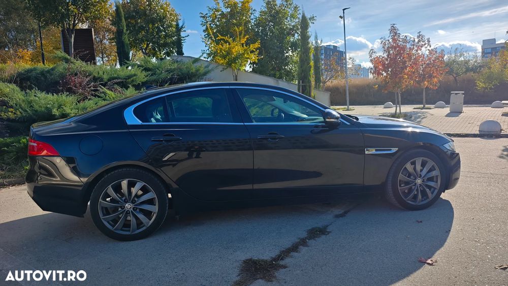 Jaguar XE - 30