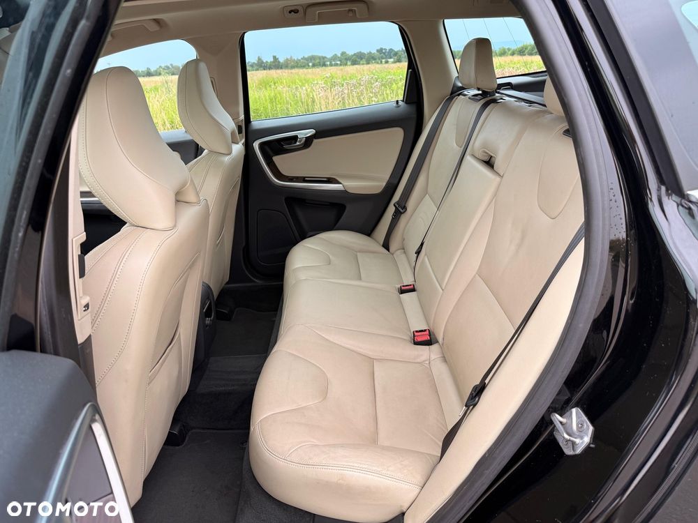 Volvo XC 60 D5 AWD Summum - 18